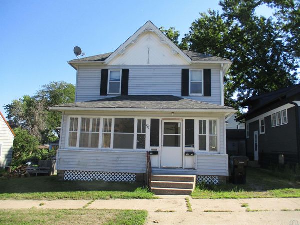 741 W Willow St, Cherokee, IA 51012