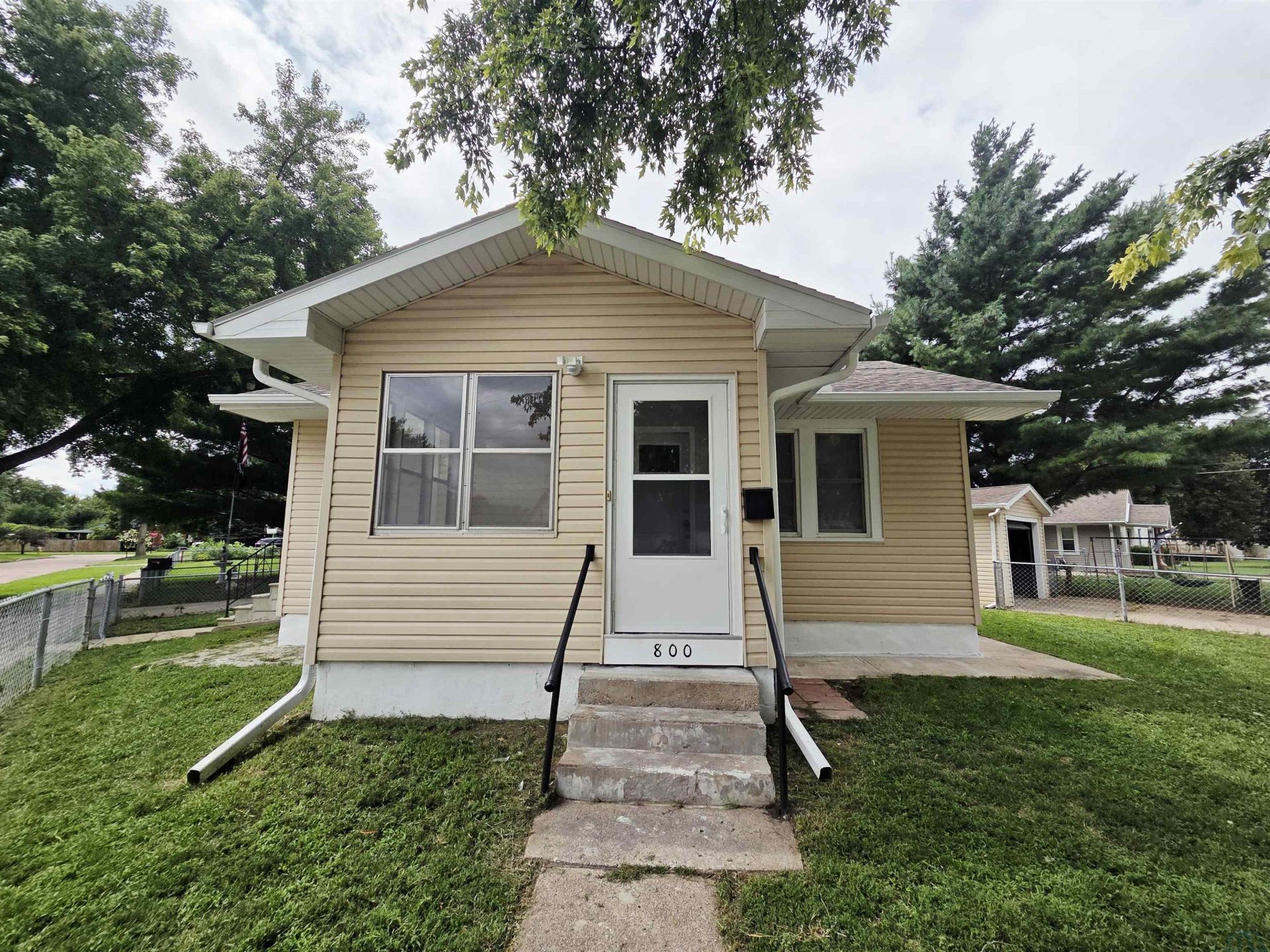 800 Paul Ave. Sioux City, IA 51109