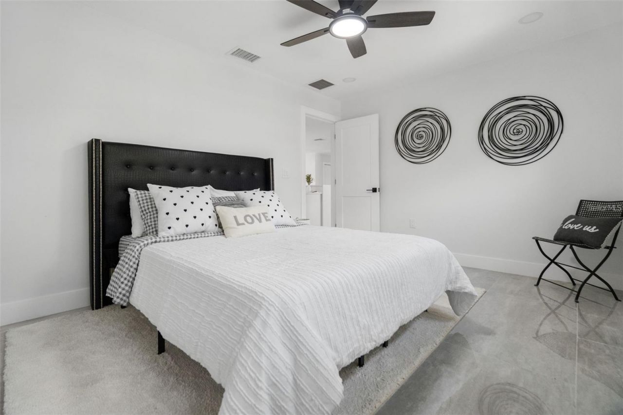 1715 Delaware Avenue Ne, Saint Petersburg, FL 33703 Photo