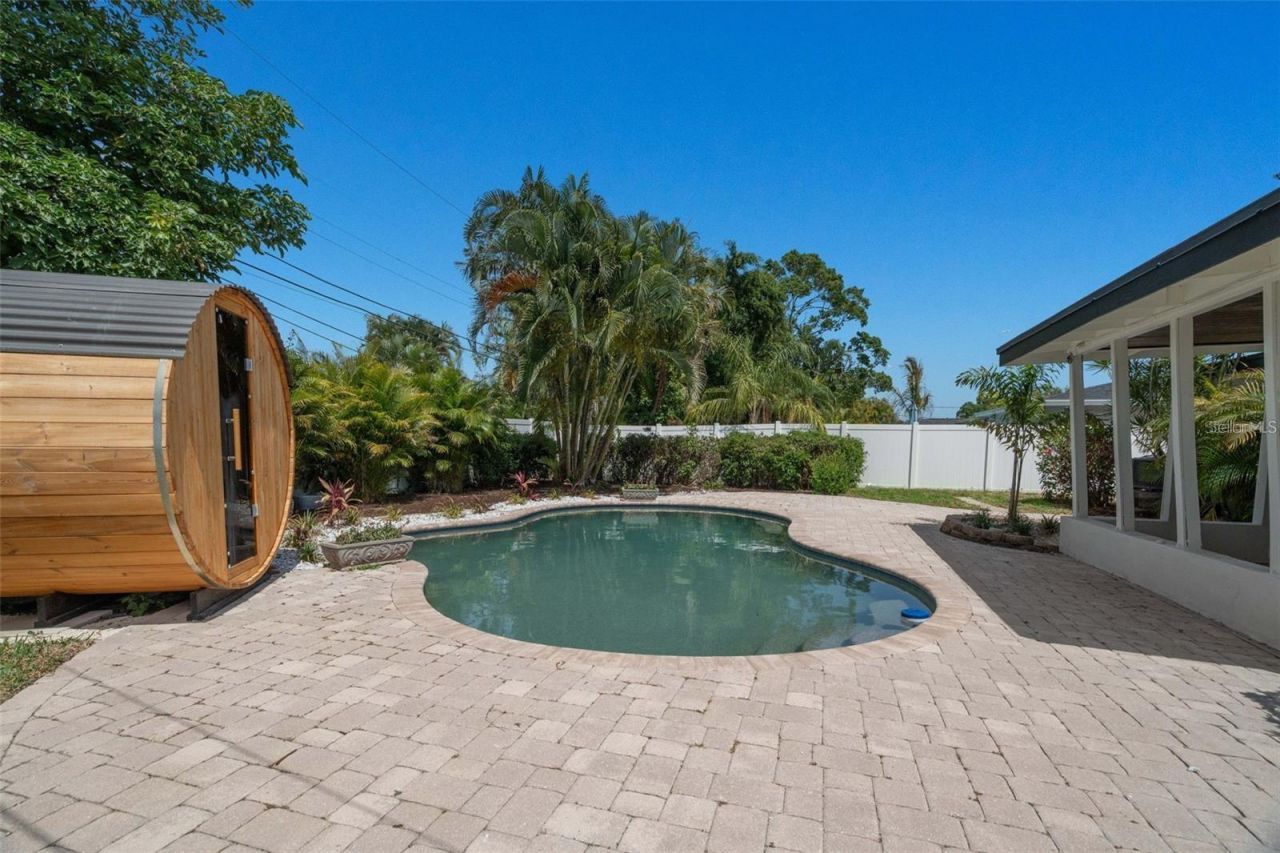 1715 Delaware Avenue Ne, Saint Petersburg, FL 33703 Photo