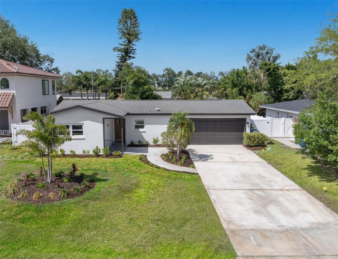 1715 Delaware Avenue Ne, Saint Petersburg, FL 33703 Photo