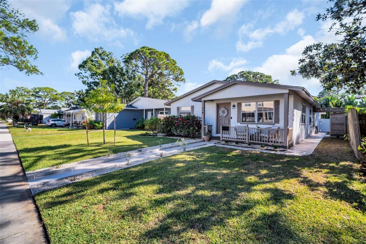 218 49th Avenue N, Saint Petersburg, FL 33703 Photo