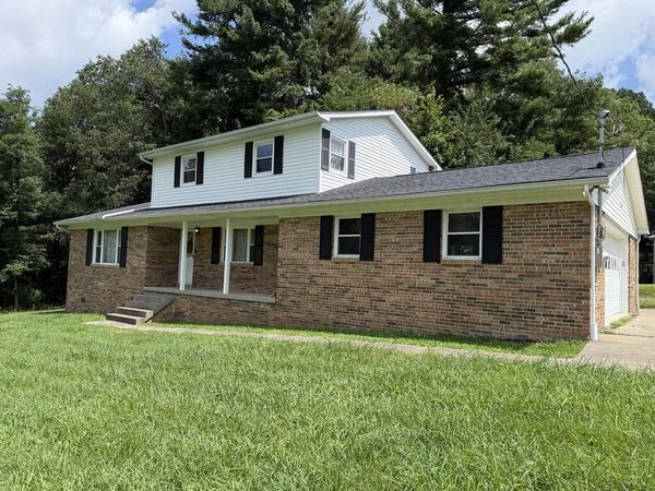 143 2nd St, SHADY SPRING, WV 25918