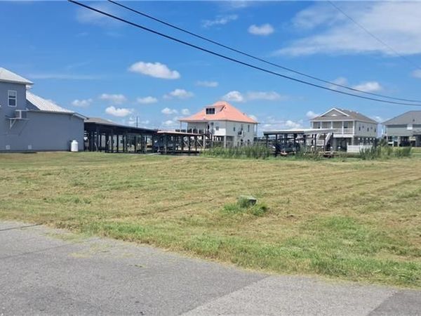 100 ST ROSALIE Lane , Port Sulphur, LA 70083