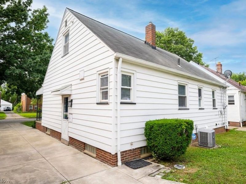 21101 Crystal Avenue, Euclid, OH 44123 Photo 4