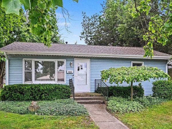 1226 E Clark Street, Warsaw, IN 46580