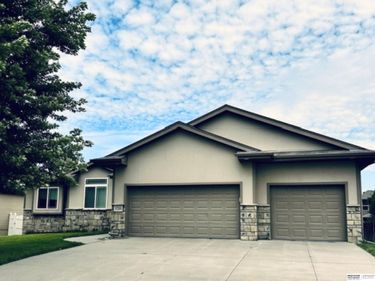 17220 Sage Street, Omaha, NE 68136