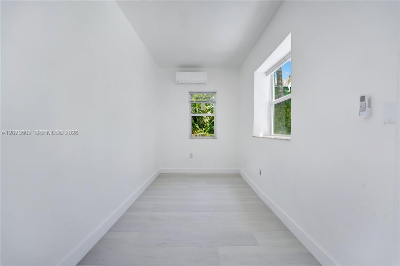 769 NW 10th St , Unit 1, Miami, FL 33136 Photo