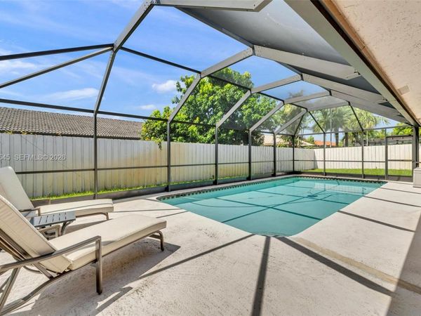 6302 NW 201st Ter , Hialeah, FL 33015