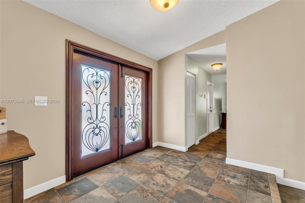 6302 NW 201st Ter , Hialeah, FL 33015 Photo