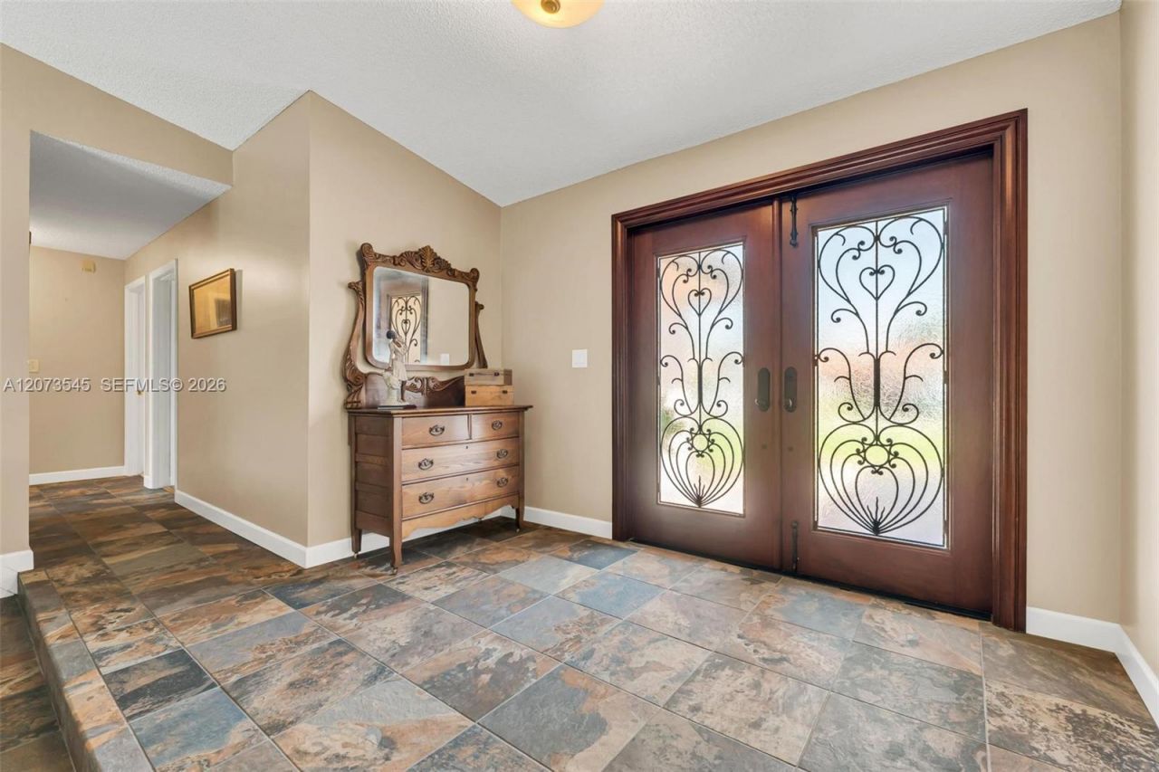 6302 NW 201st Ter , Hialeah, FL 33015 Photo