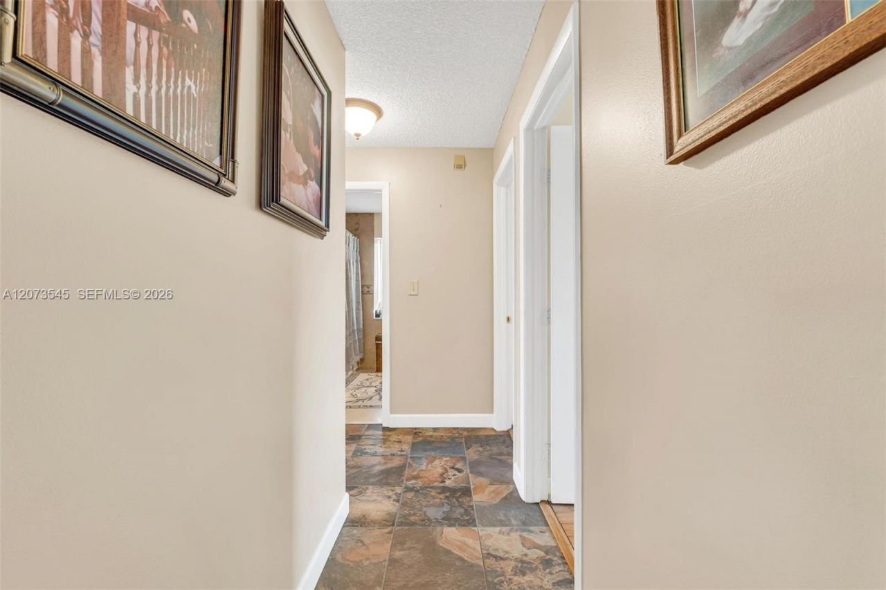 6302 NW 201st Ter , Hialeah, FL 33015 Photo