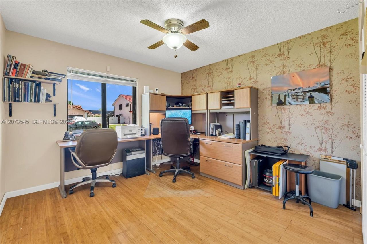 6302 NW 201st Ter , Hialeah, FL 33015 Photo