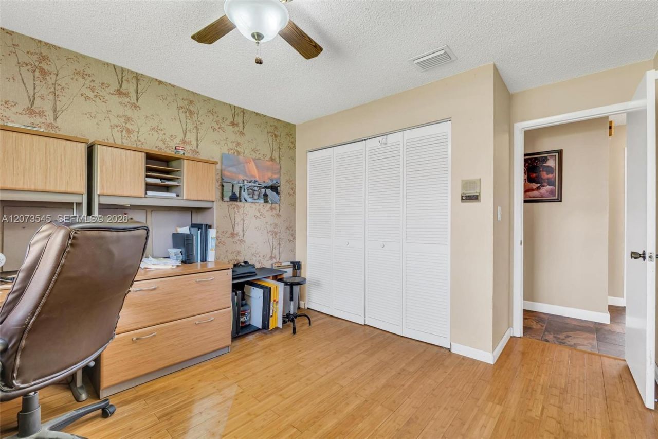 6302 NW 201st Ter , Hialeah, FL 33015 Photo