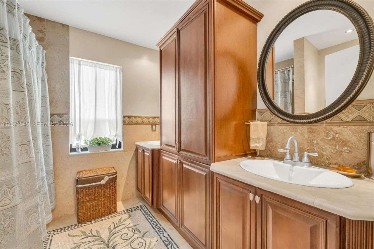 6302 NW 201st Ter , Hialeah, FL 33015 Photo
