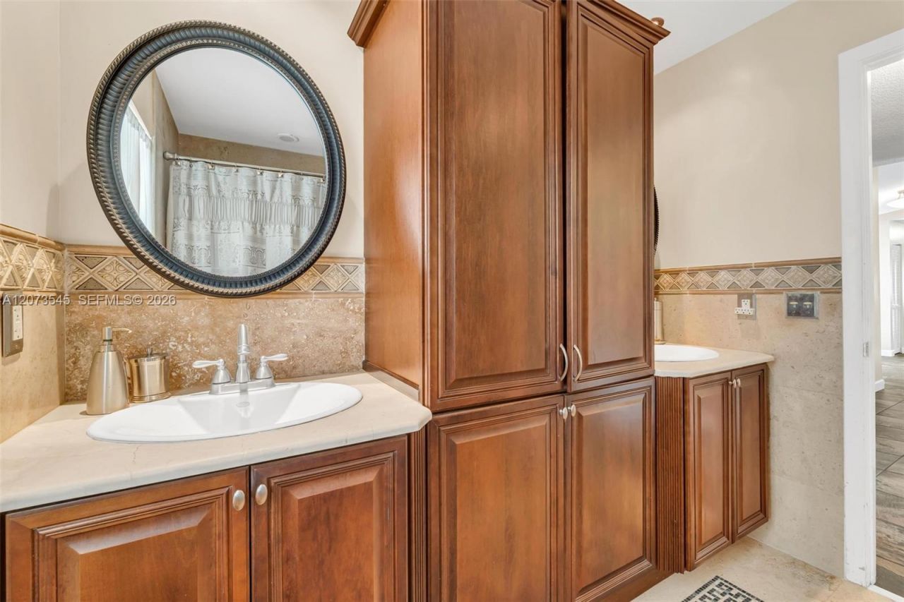 6302 NW 201st Ter , Hialeah, FL 33015 Photo