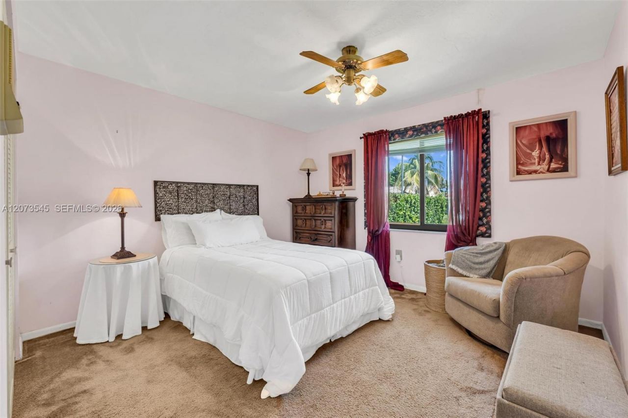 6302 NW 201st Ter , Hialeah, FL 33015 Photo