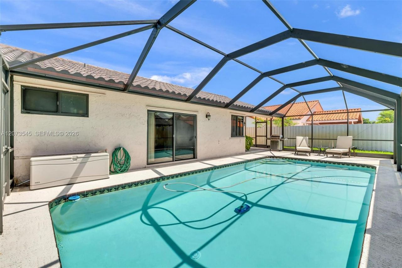 6302 NW 201st Ter , Hialeah, FL 33015 Photo