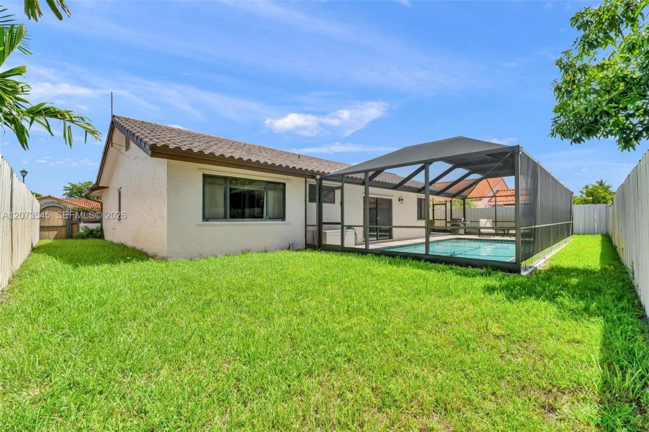 6302 NW 201st Ter , Hialeah, FL 33015 Photo