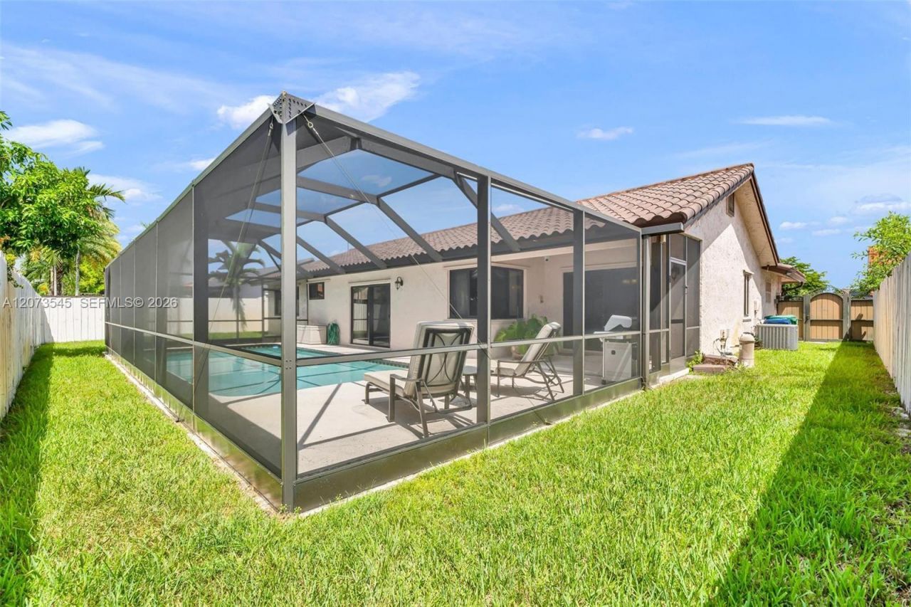 6302 NW 201st Ter , Hialeah, FL 33015 Photo