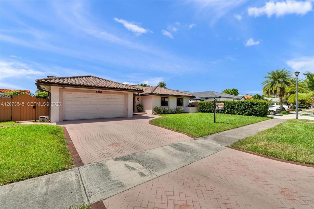 6302 NW 201st Ter , Hialeah, FL 33015 Photo