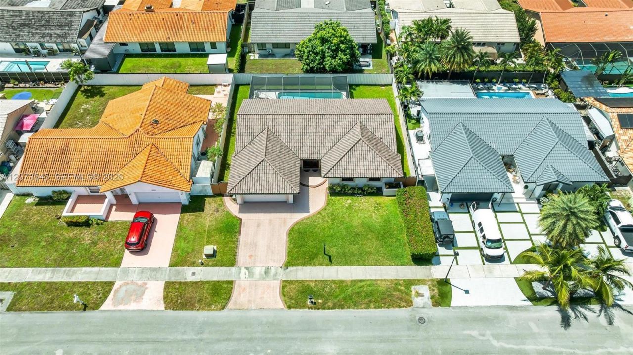 6302 NW 201st Ter , Hialeah, FL 33015 Photo