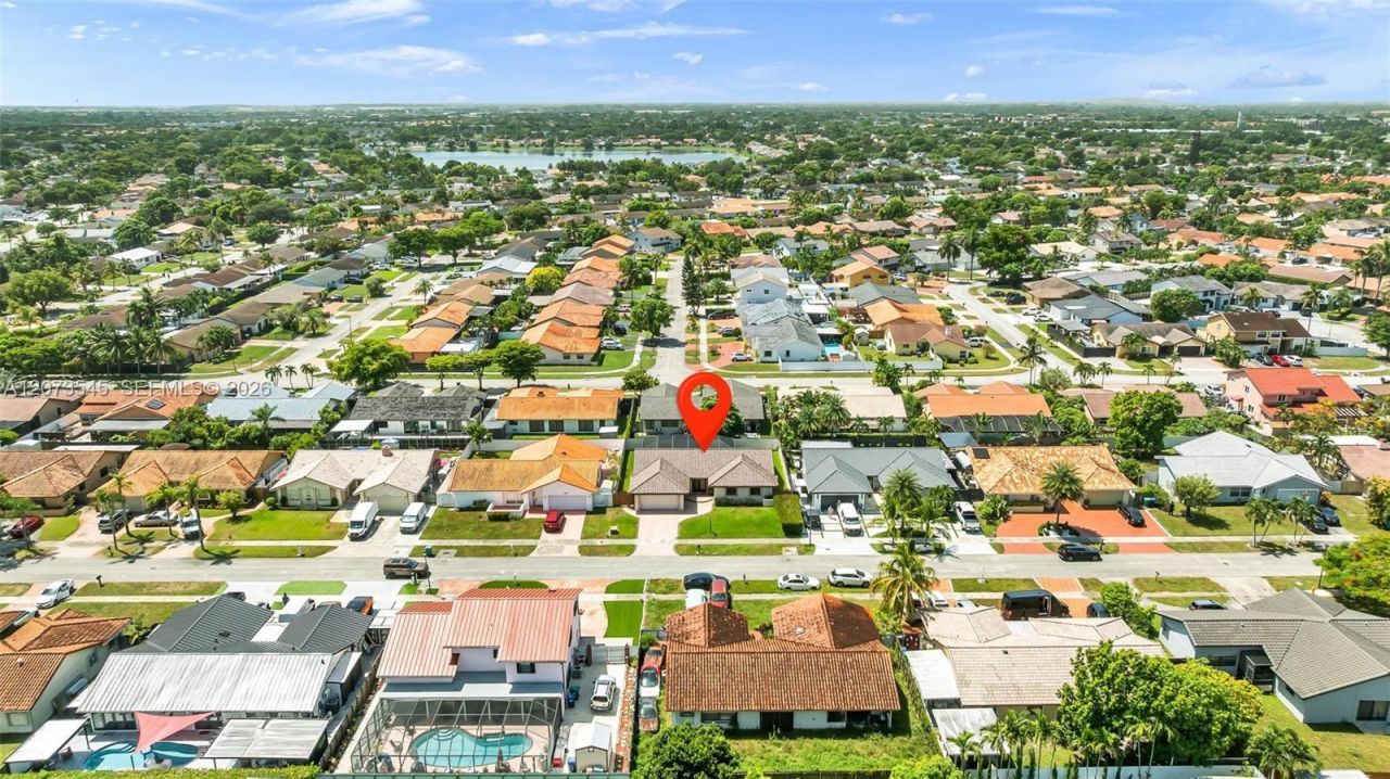 6302 NW 201st Ter , Hialeah, FL 33015 Photo