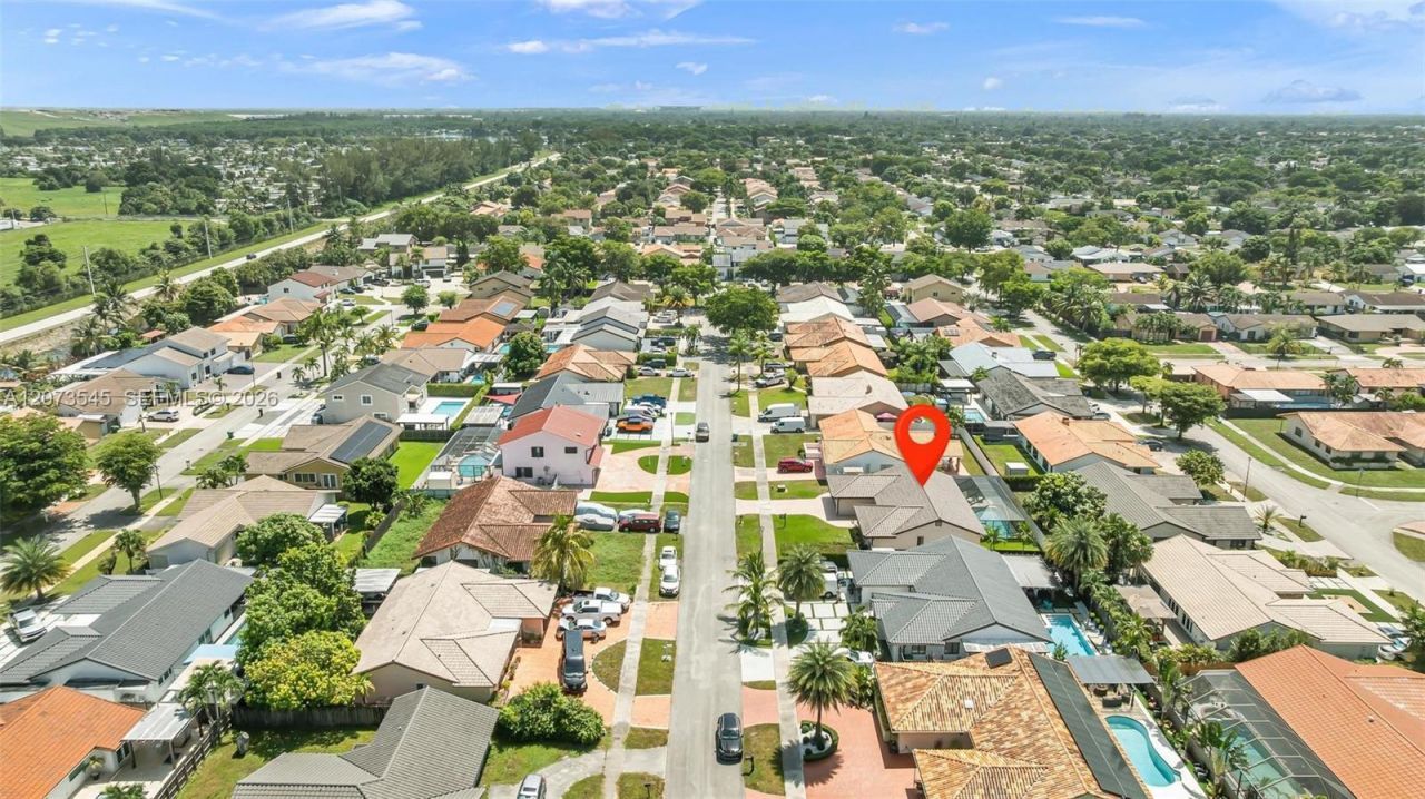 6302 NW 201st Ter , Hialeah, FL 33015 Photo