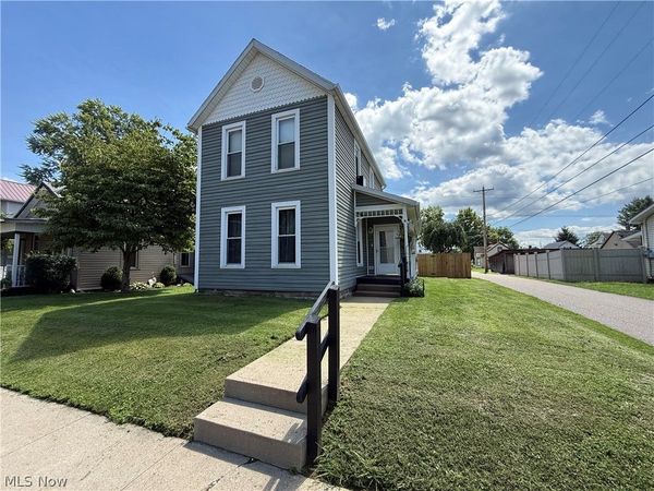 839 Locust Street, Coshocton, OH 43812