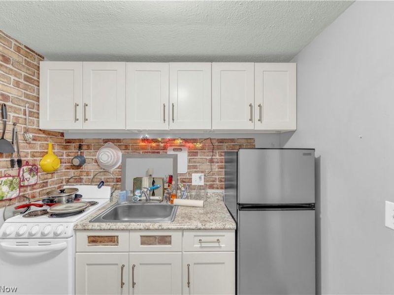 115 S Rocky River Drive, Unit 306, Berea, OH 44017 Photo 5