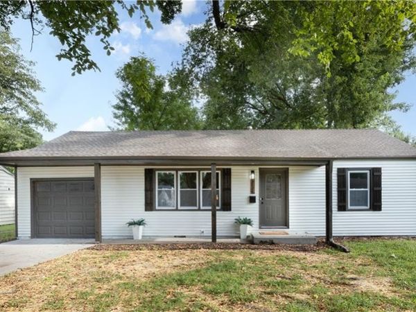 1124 E Cedar Street, Olathe, KS 66061