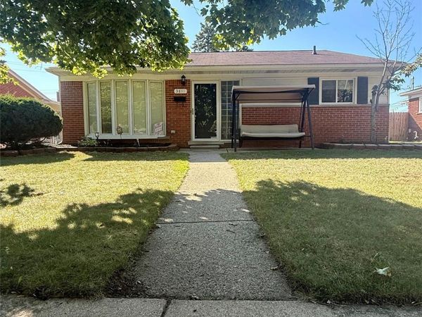 3811 syckelmoore, Trenton, Mi 48183