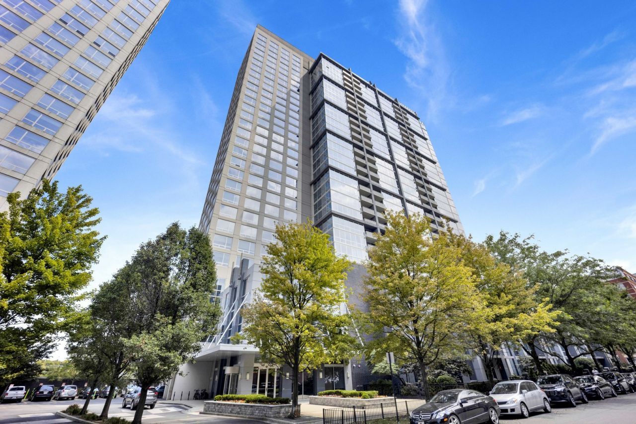 1901 S Calumet Avenue, Unit 911, Chicago, IL 60616 Main Photo