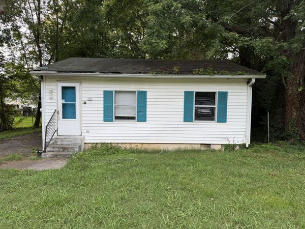 715 Lee St , Murfreesboro, TN 37130