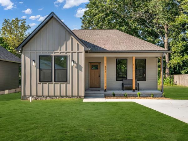 321 Jackson Street , White Bluff, TN 37187