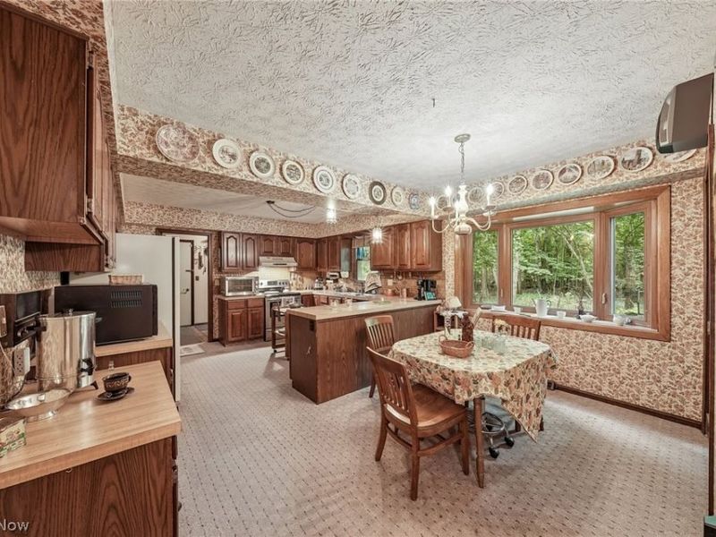 4188 Idlebrook Drive , Akron, OH 44333 Photo 10