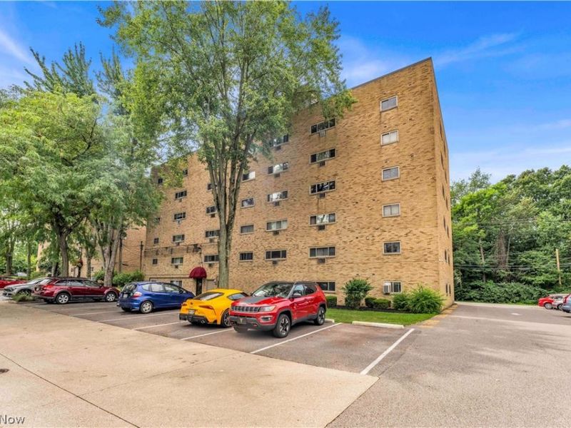115 S Rocky River Drive, Unit 402, Berea, OH 44017 Photo 12