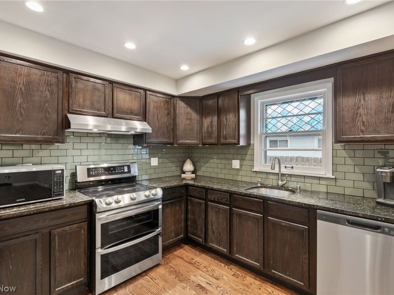 1709 Alcester Road , Mayfield Heights, OH 44124 Photo 7