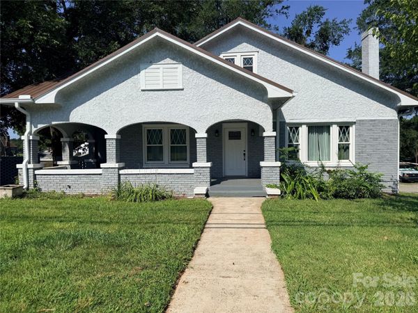 2709 N Main Avenue , Newton, NC 28658