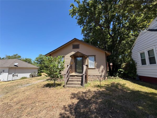 414 Academy Street , Tahlequah, OK 74464