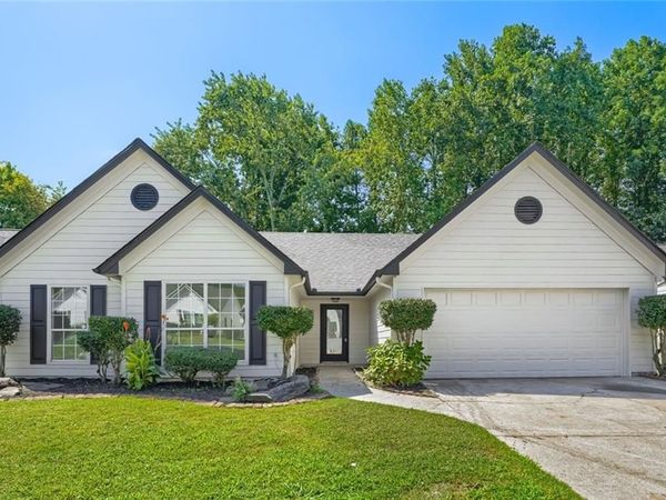 1090 Avalon Drive , Lawrenceville, GA 30044