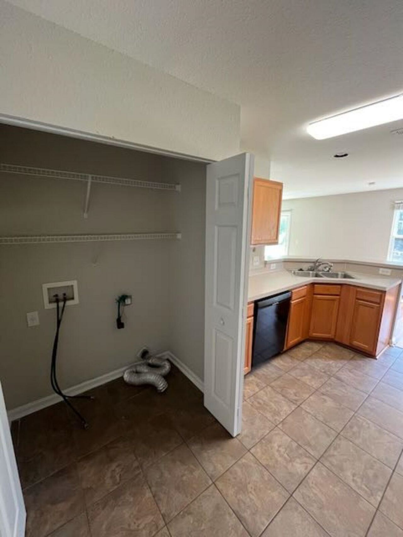 877 Silvercrest Dr.  Photo 17