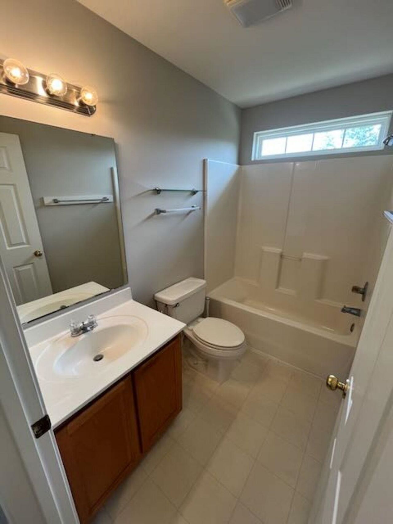 877 Silvercrest Dr.  Photo 23