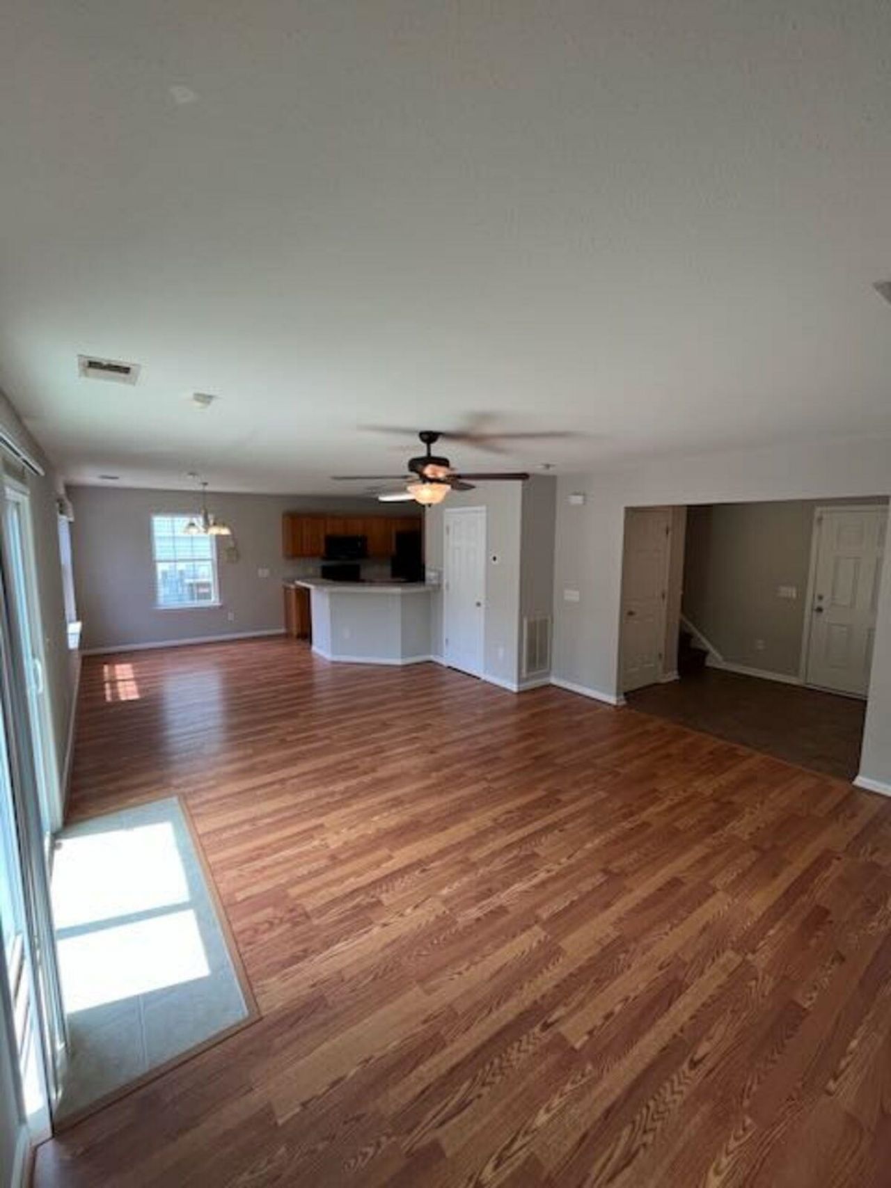877 Silvercrest Dr.  Photo 8