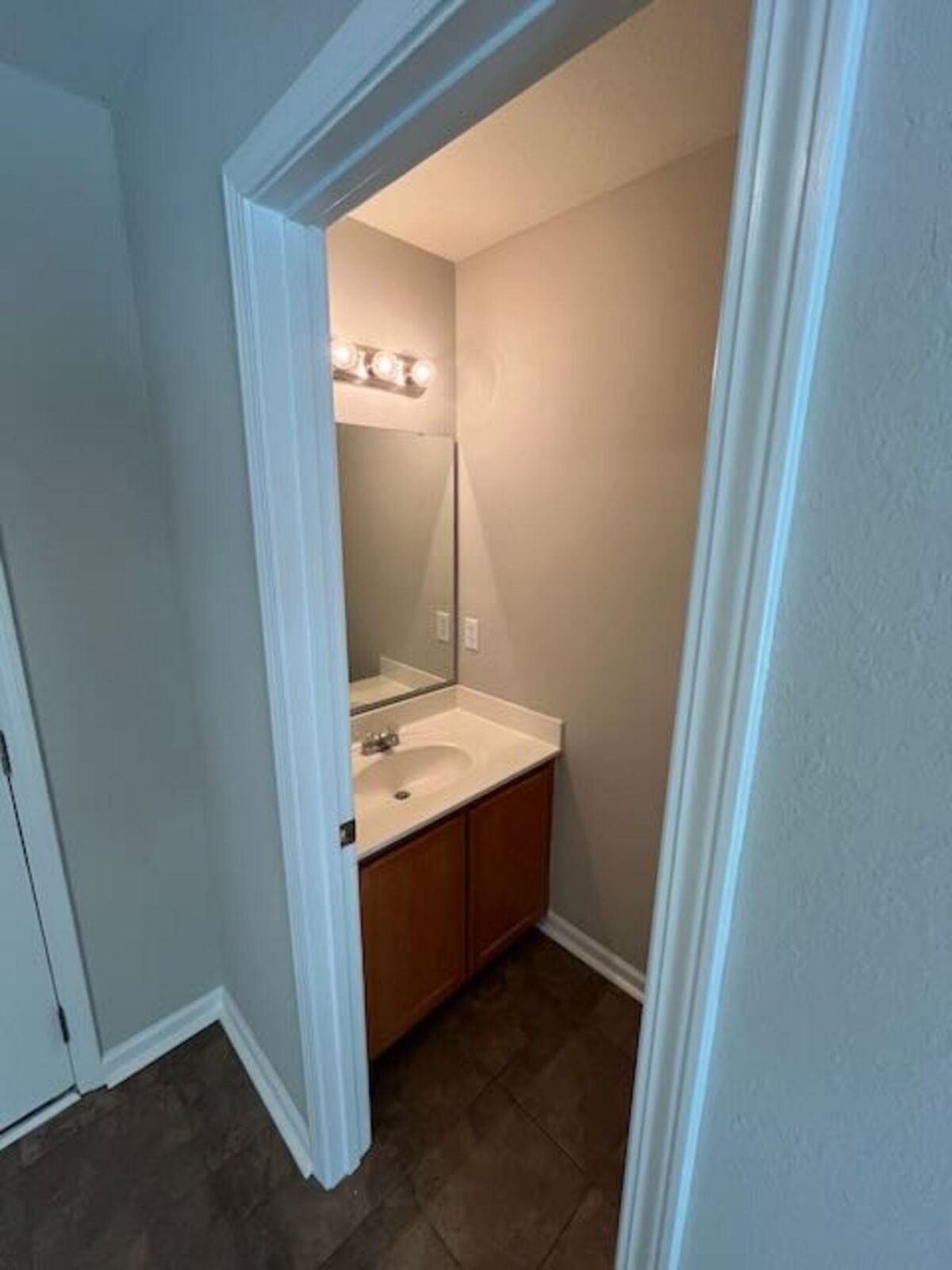877 Silvercrest Dr.  Photo 9