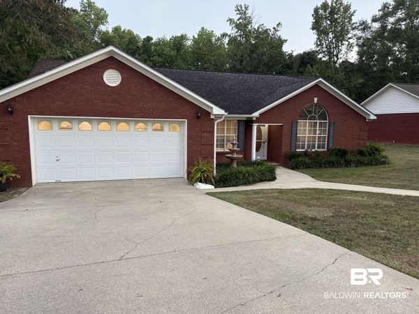 100 Sue Street, Flomaton, AL 36441