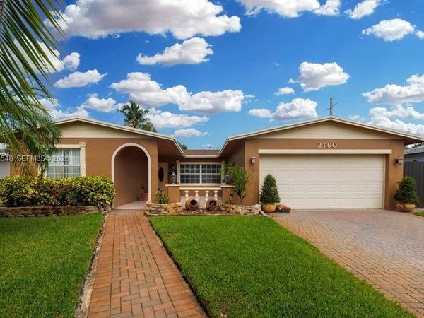 2160 NW 91st Ter , Pembroke Pines, FL 33024
