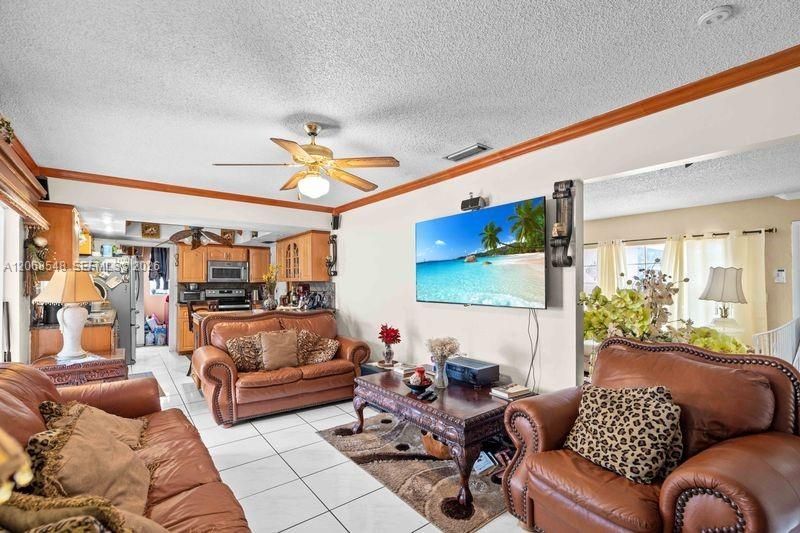 2160 NW 91st Ter , Pembroke Pines, FL 33024 Photo