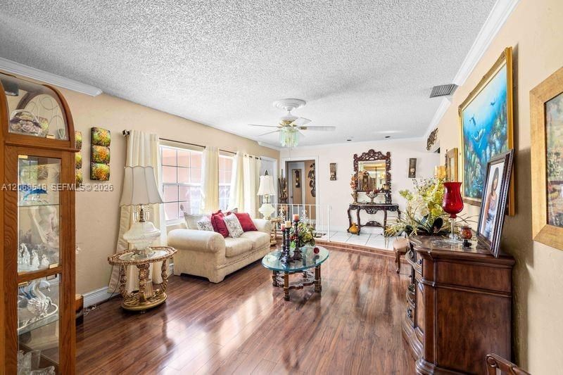 2160 NW 91st Ter , Pembroke Pines, FL 33024 Photo
