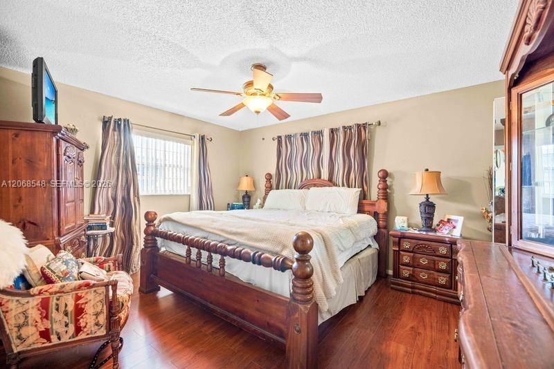 2160 NW 91st Ter , Pembroke Pines, FL 33024 Photo